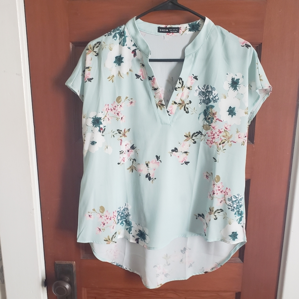 Lightweight Floral V Neck